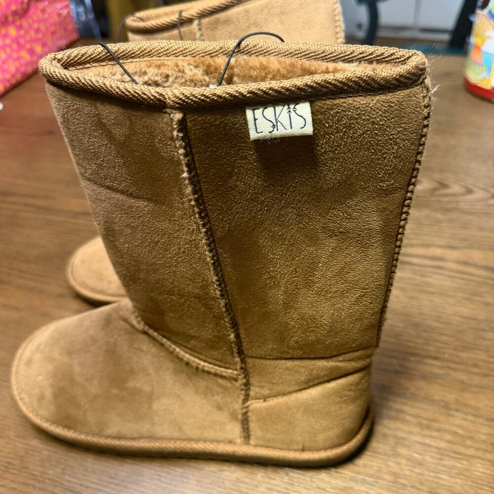 NWT Eskis Women's Tan Suede Style Winter Boots - Size 9